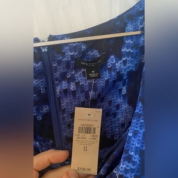 Ann Taylor sleeveless silky dress NWT in cobalt blue and black geo print sz 8 - Picture 2 of 8